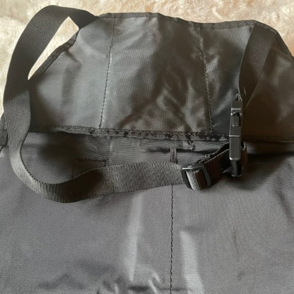 Case Logic Black Car Back Seat Multi-Pocket Organizer NWOT - Picture 9 of 11
